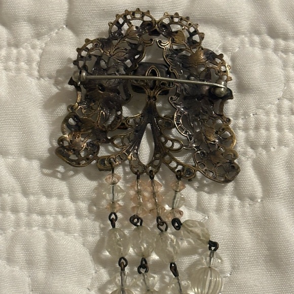 Vintage Brooch with waterfall Crystal Accents - Picture 2 of 5